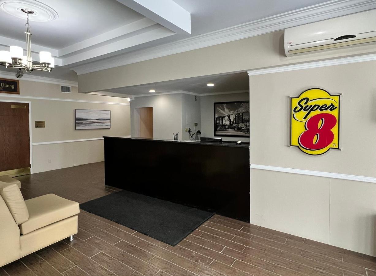 Super 8 By Wyndham Kirkland Lake Exterior foto